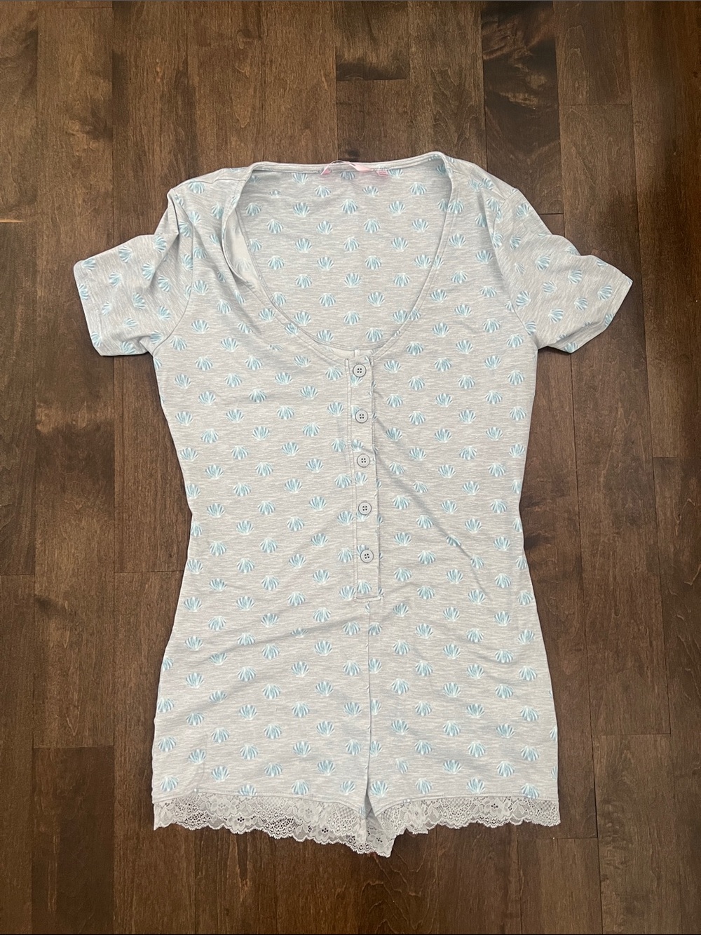 La Vie En Rose Light Gray Short Sleeve Button Romper with Blue Shell Print